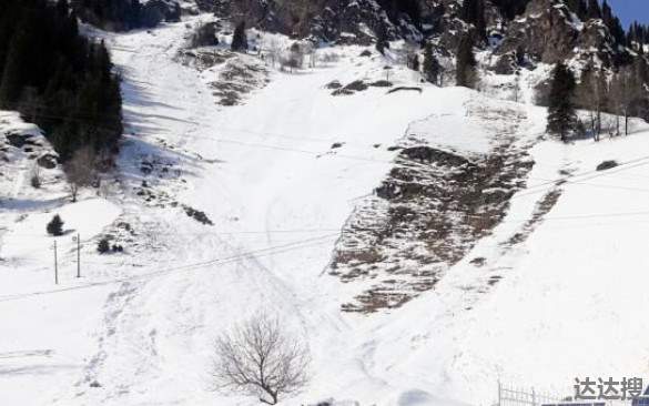 印度冰川断裂引发雪崩2