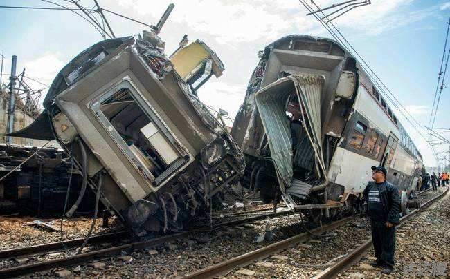 兰新线一列车与施工者相撞 9人遇难 兰新线一列车与施工人员相撞9人遇难